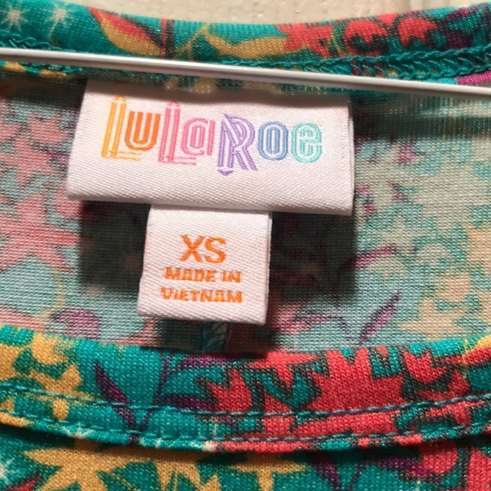 ✨ LuLaRoe Floral Carly 🌺 - Picture 3 of 5
